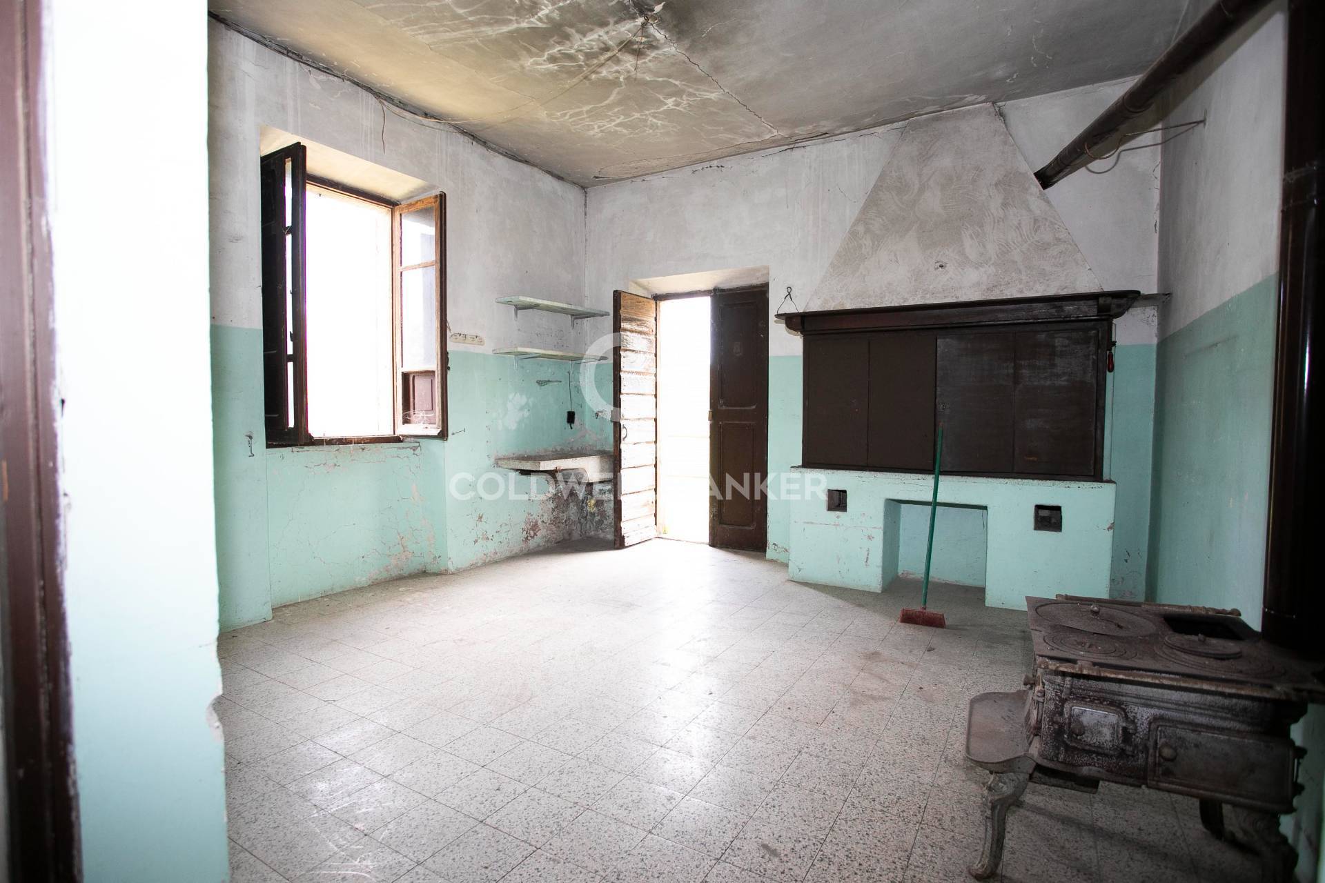 Rustico/Casale/Corte in vendita a Tuscania, loc. Montebello