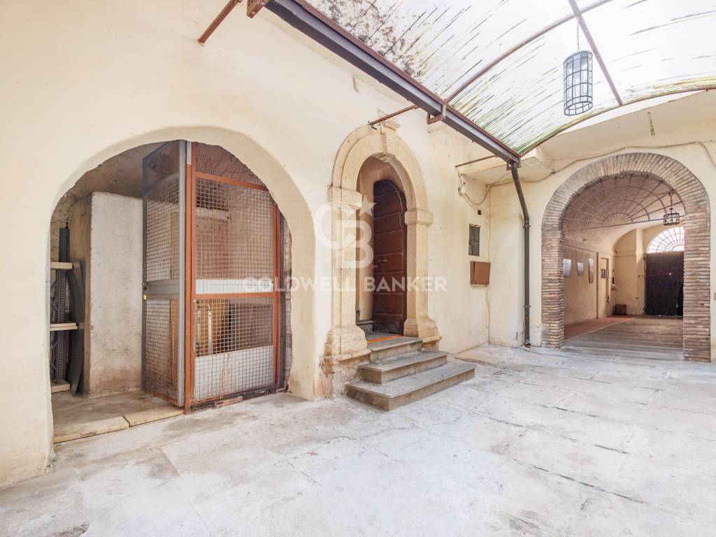 Magazzino in vendita a Tarquinia, Centro Storico