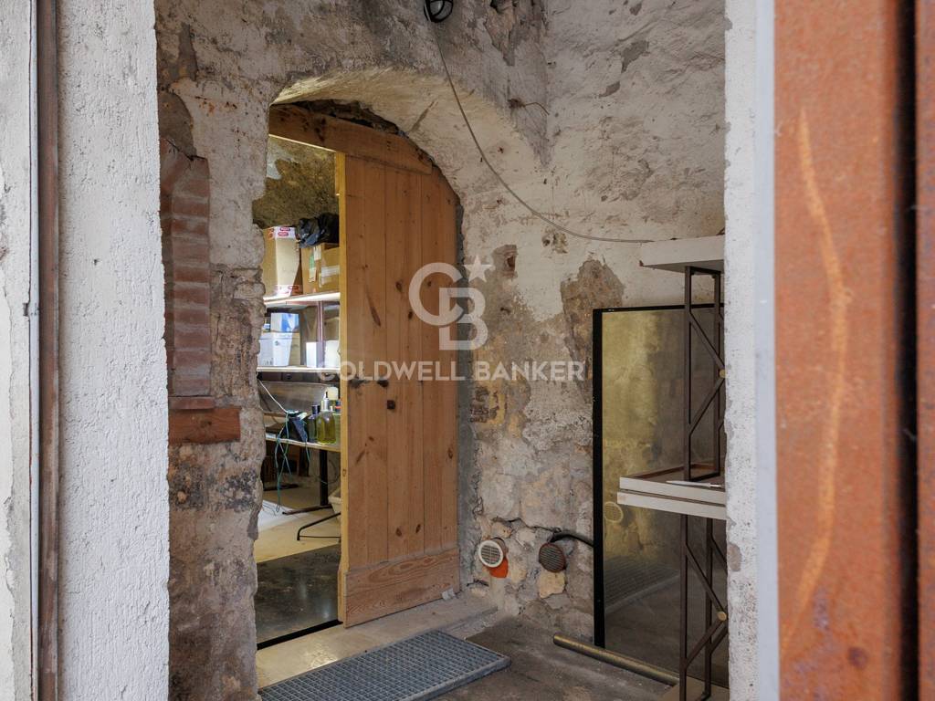Magazzino in vendita a Tarquinia, Centro Storico