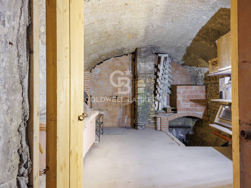 Magazzino in vendita a Tarquinia, Centro Storico