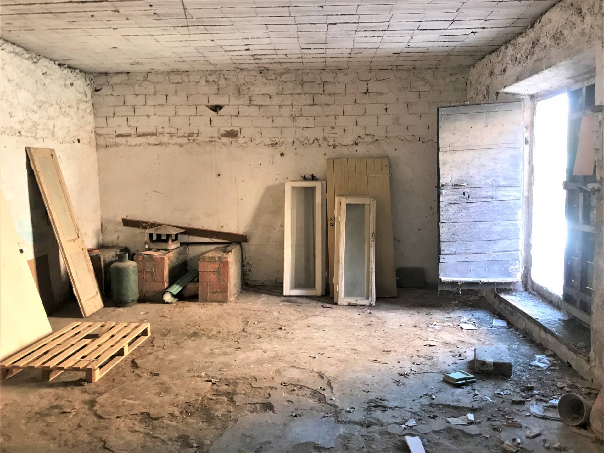 Magazzino in vendita a Tarquinia, Clementina