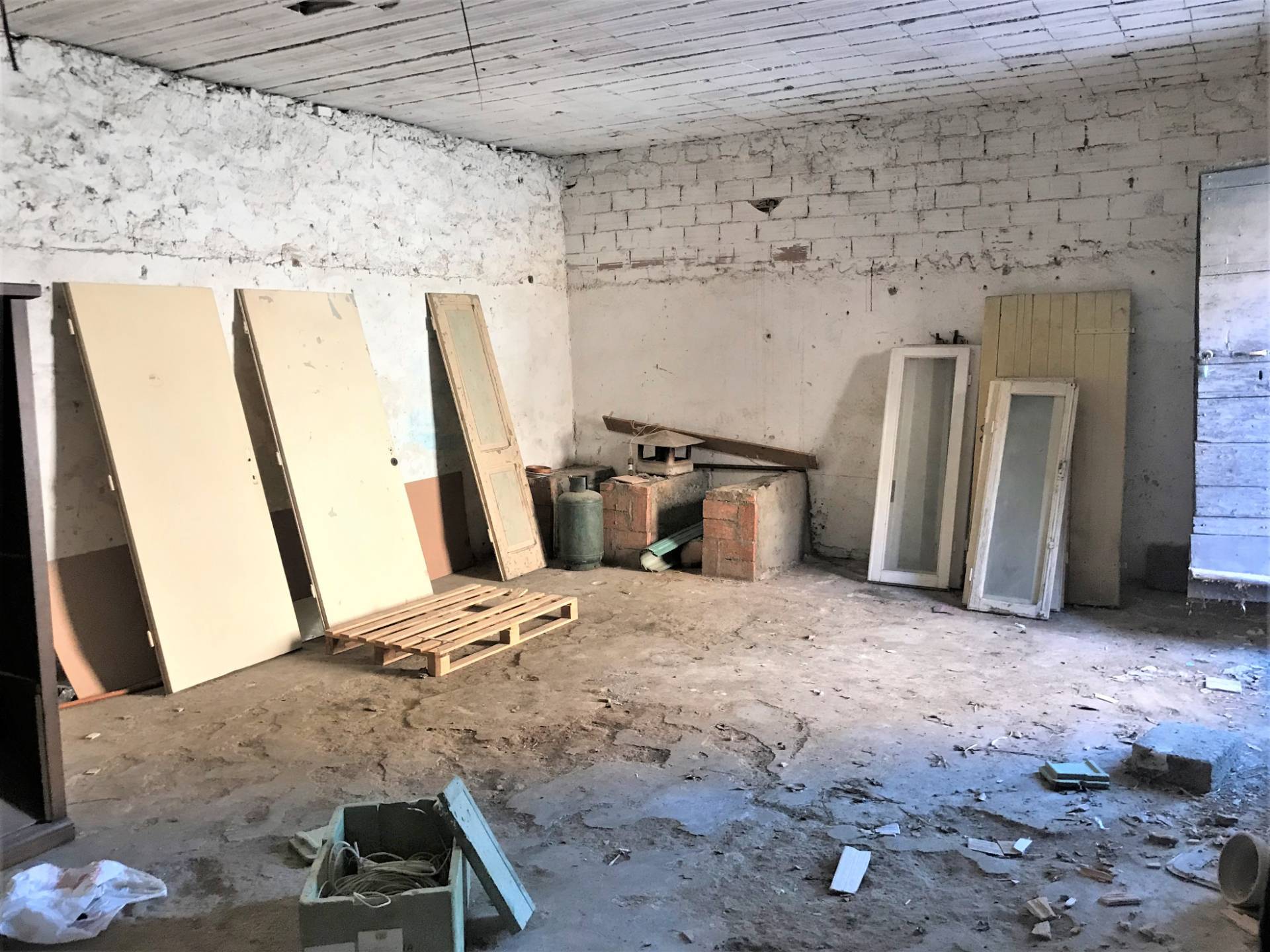 Magazzino in vendita a Tarquinia, Clementina