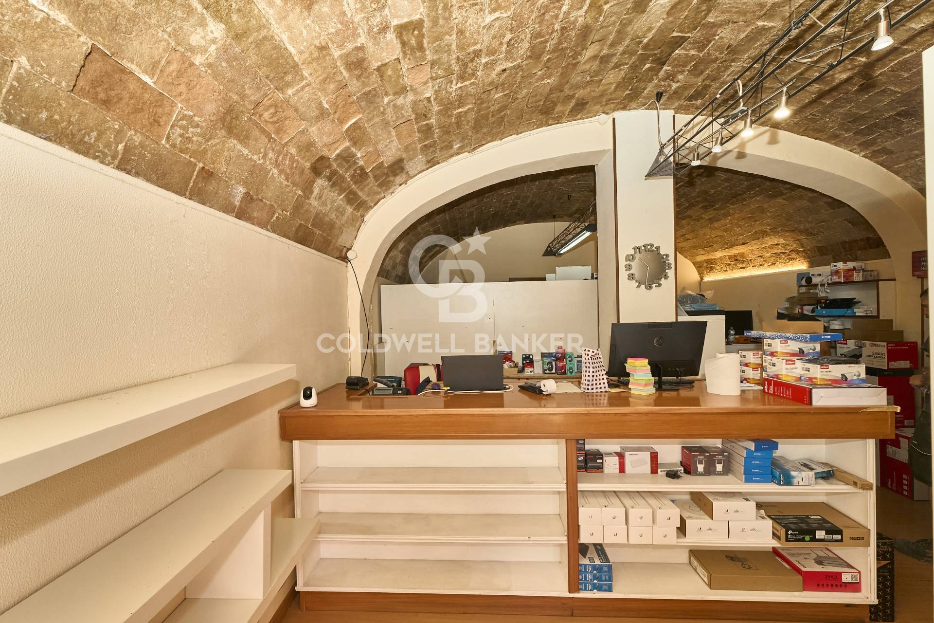 Locale commerciale in affitto a Tarquinia, Centro Storico