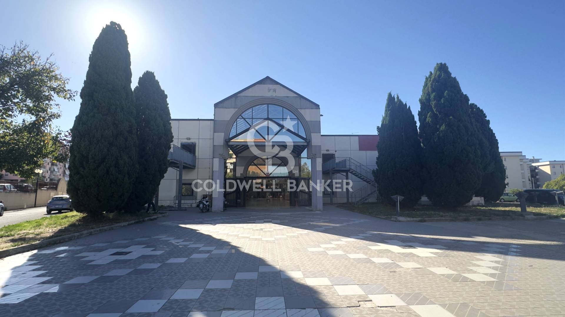 Locale commerciale in vendita a Tarquinia, Top 16