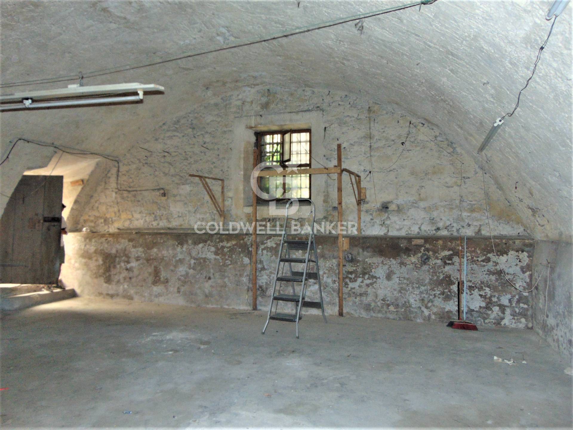 Garage in vendita a Tarquinia, Centro Storico