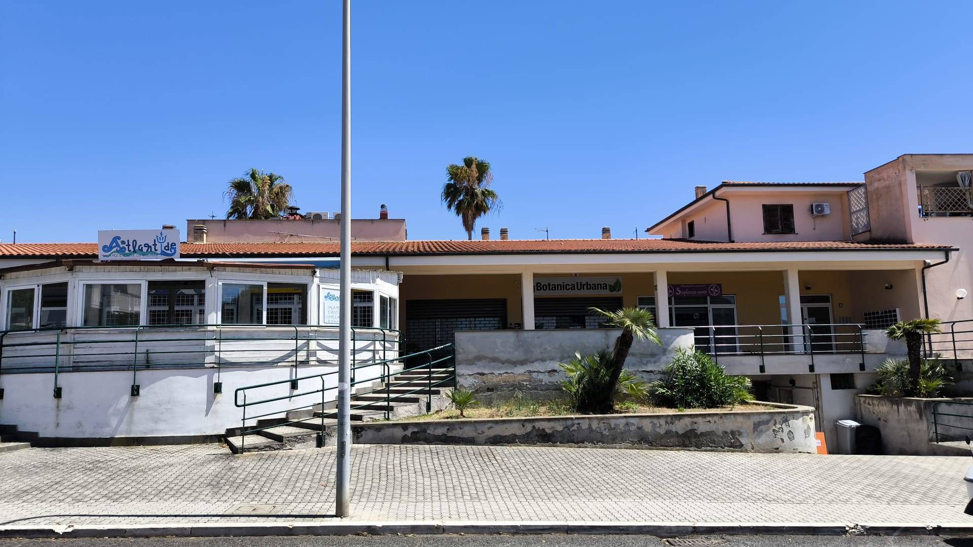 Negozio in vendita a Santa Marinella, Prato del mare