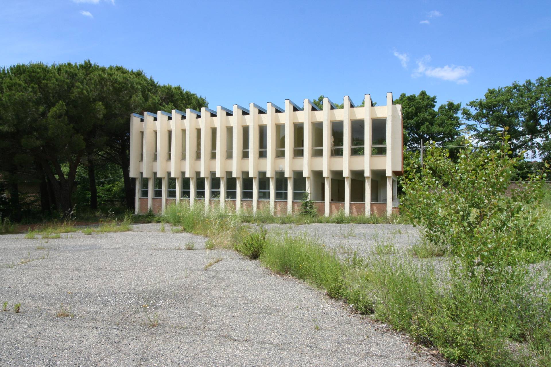 Edificio Industriale in vendita a Viterbo