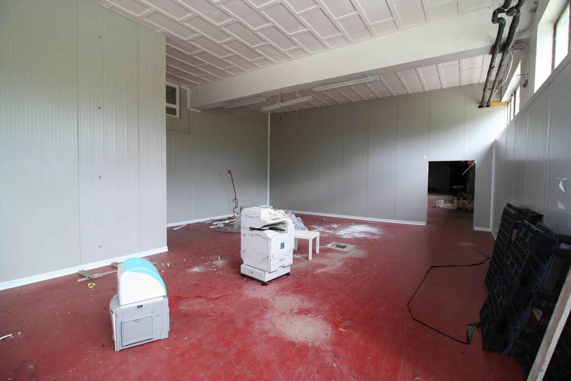 Edificio Industriale in vendita a Viterbo