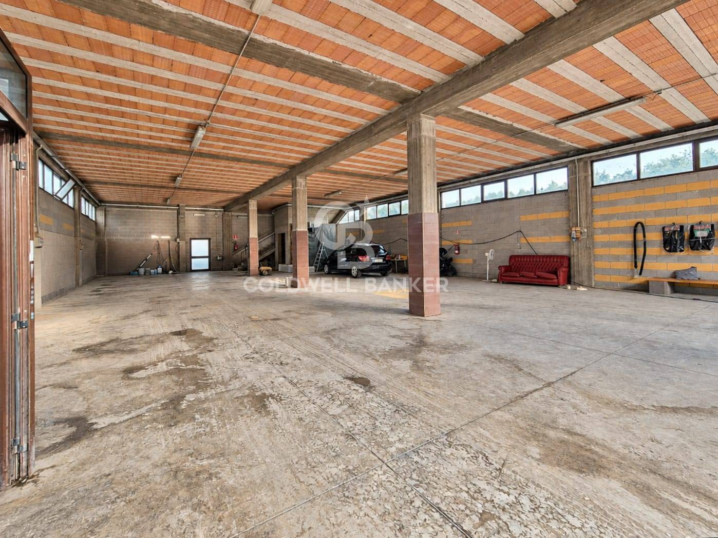 Capannone industriale in vendita a Montefiascone