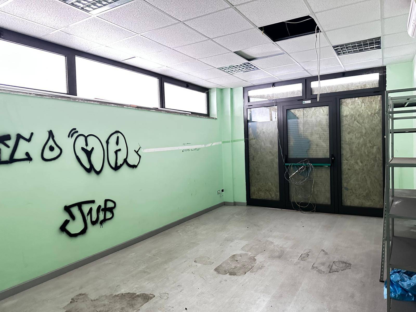 Ufficio in vendita a Viterbo, Pilastro