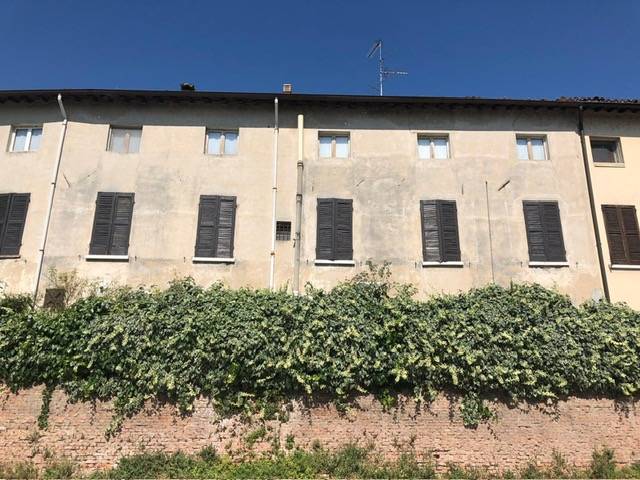 Casa indipendente da ristrutturare, Mantova centro storico