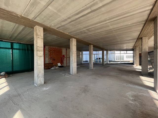 Locale commerciale in vendita a Porto Mantovano