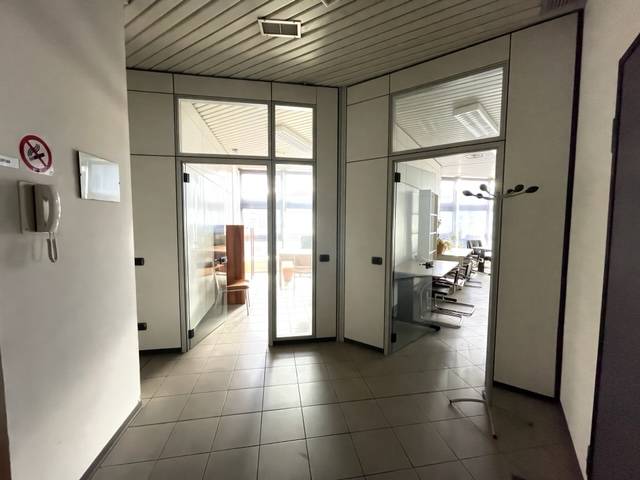 Locale commerciale in vendita a Mantova