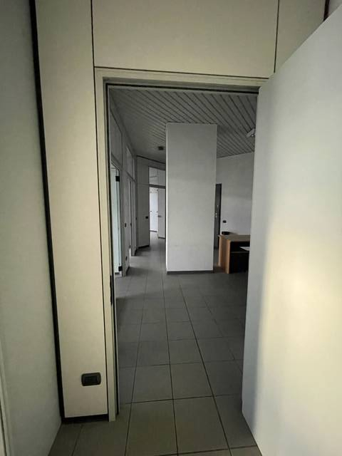 Locale commerciale in vendita a Mantova