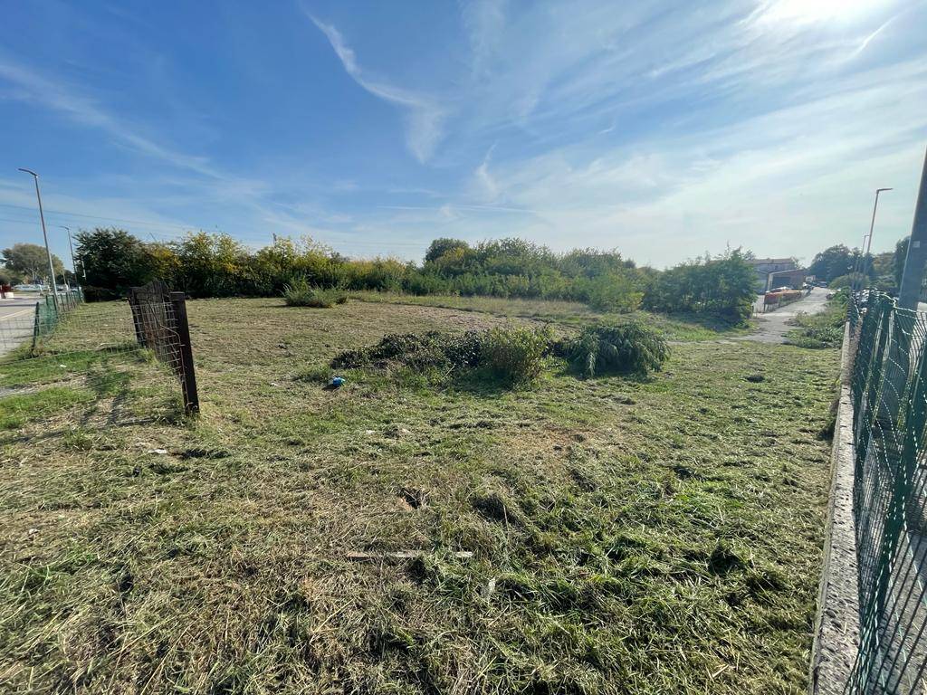 Terreno edificabile in vendita a Mantova, Borgo Chiesanuova