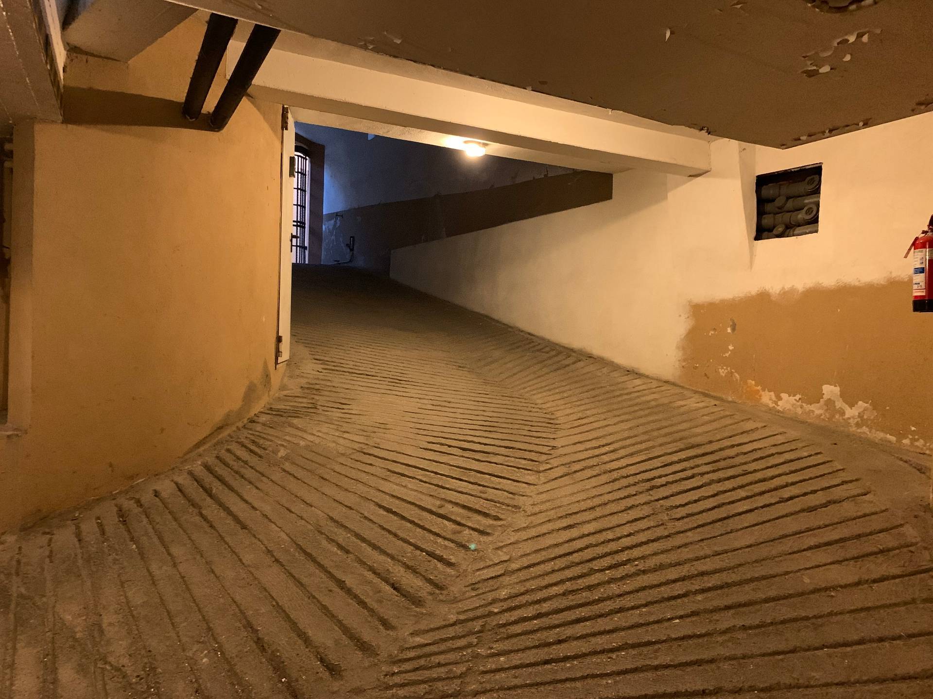 Box o garage in vendita a Mantova