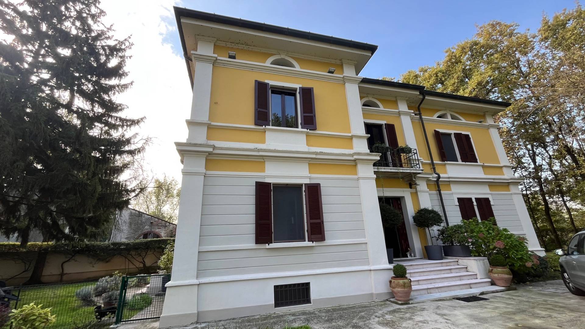 Casa Indipendente in vendita a Mantova, Frassino