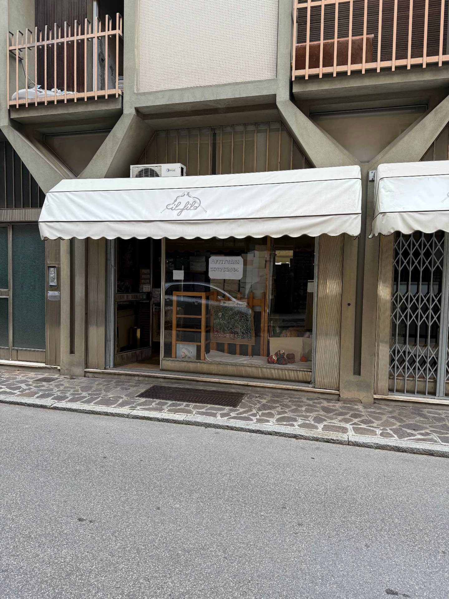 Locale commerciale in affitto a Mantova, Centro storico