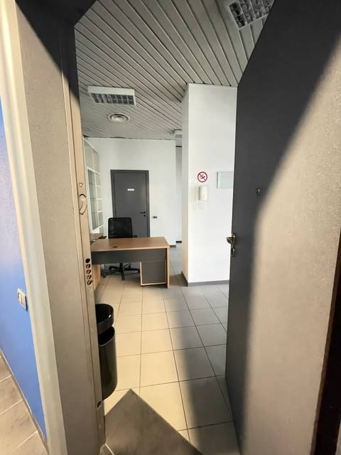 Locale commerciale in vendita a Mantova