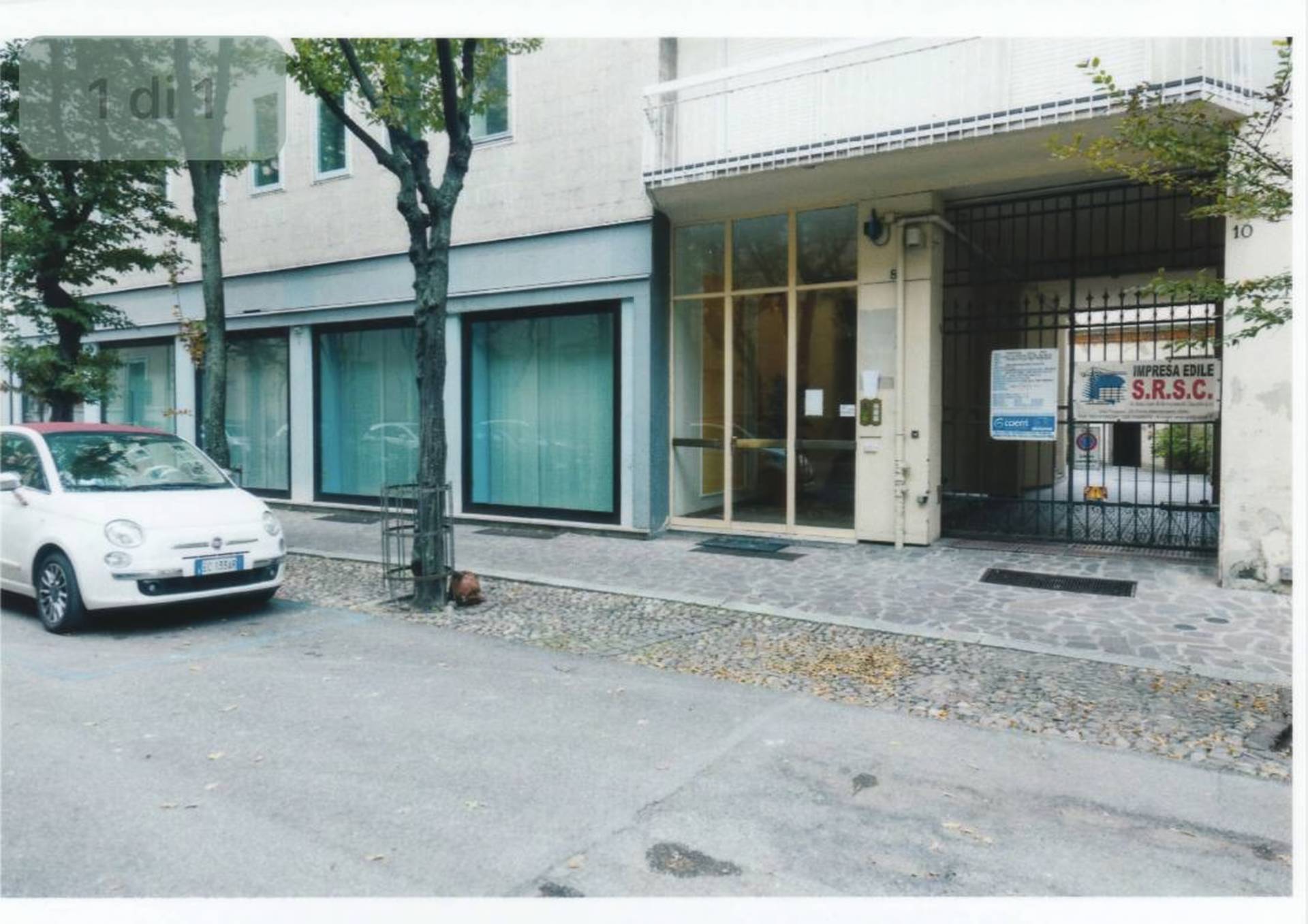 Locale commerciale in affitto a Mantova, Centro storico