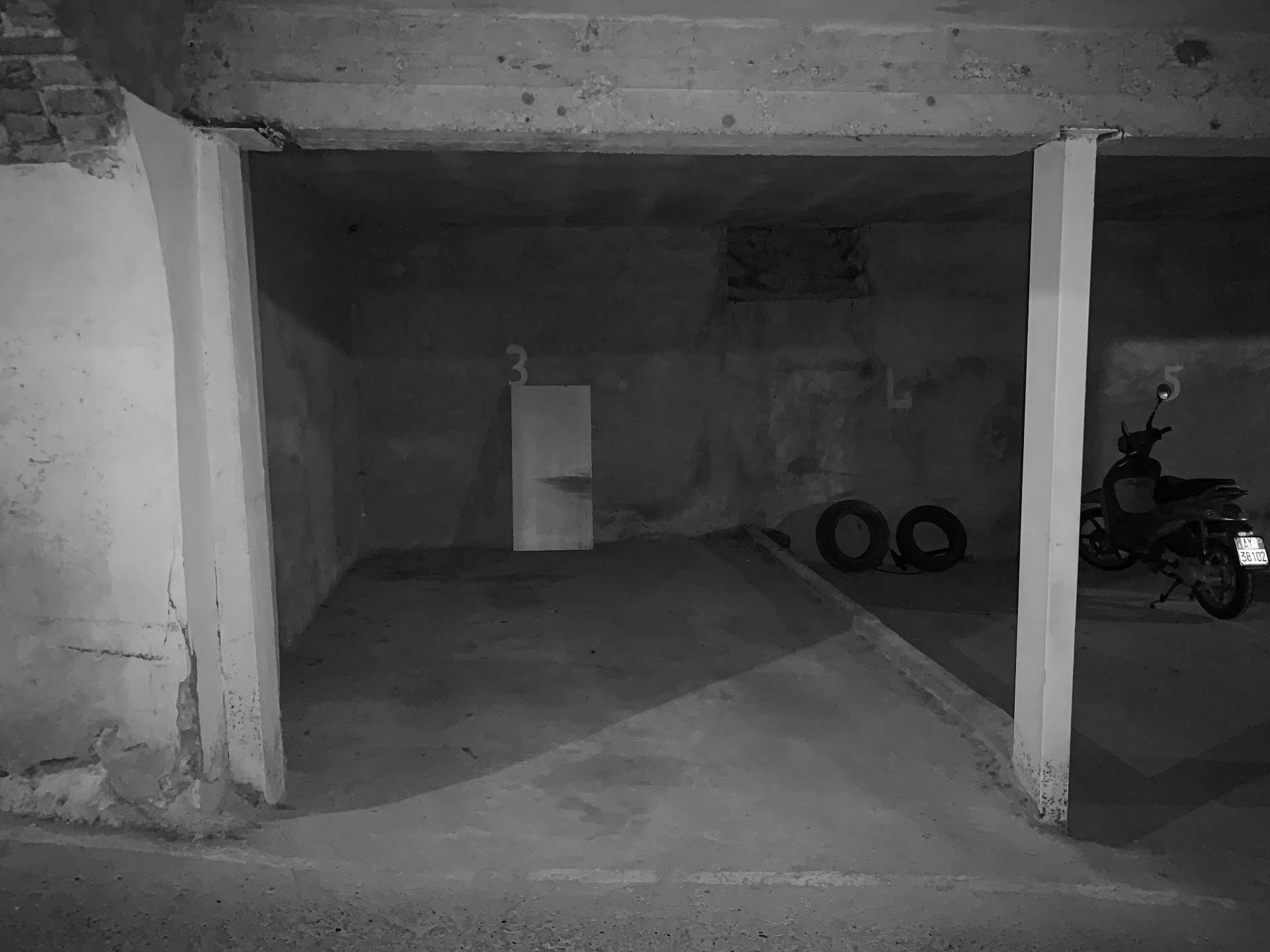 Posto auto coperto in vendita a Mantova, Centro storico