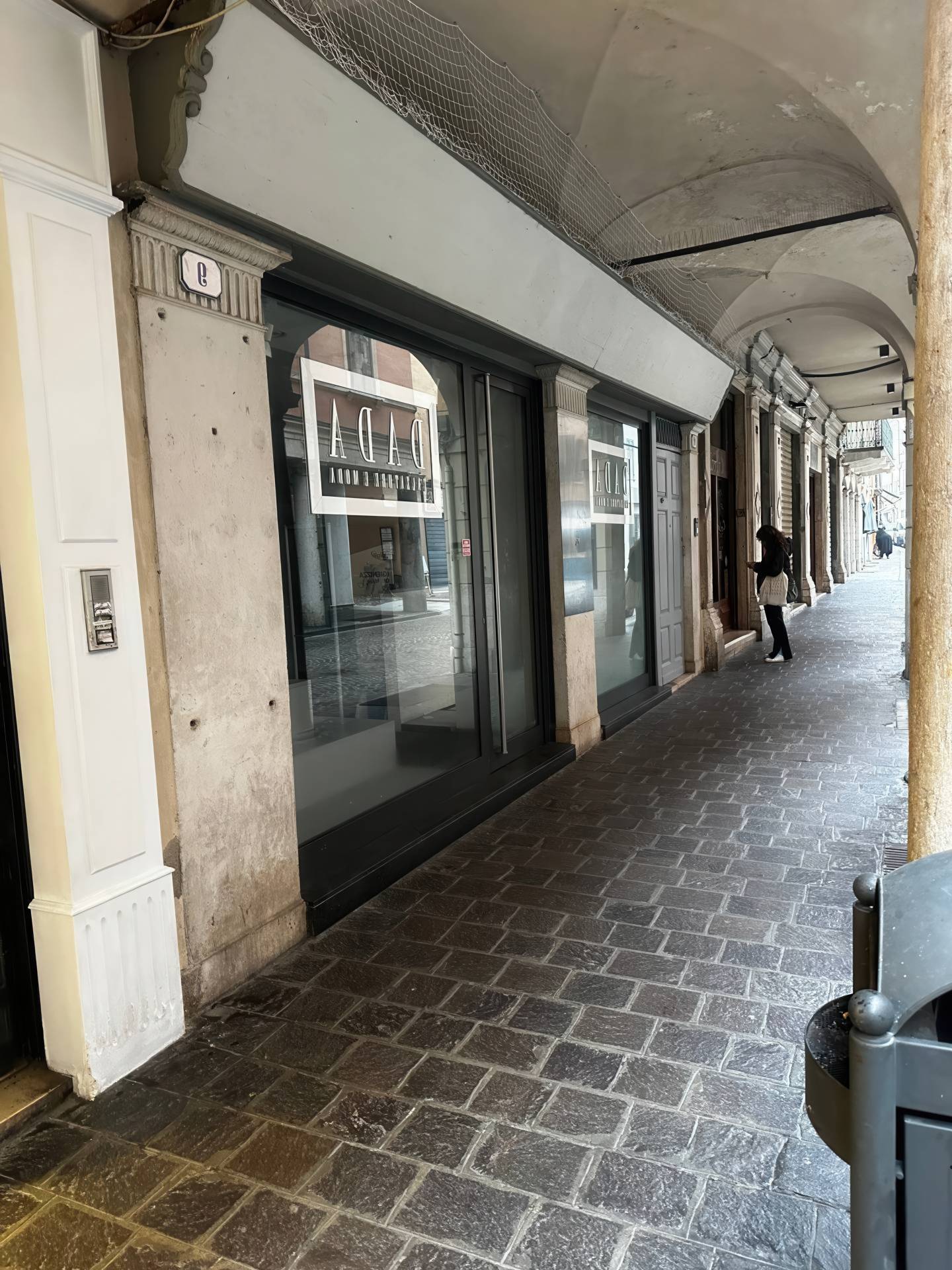 Locale commerciale in affitto a Mantova, Centro storico