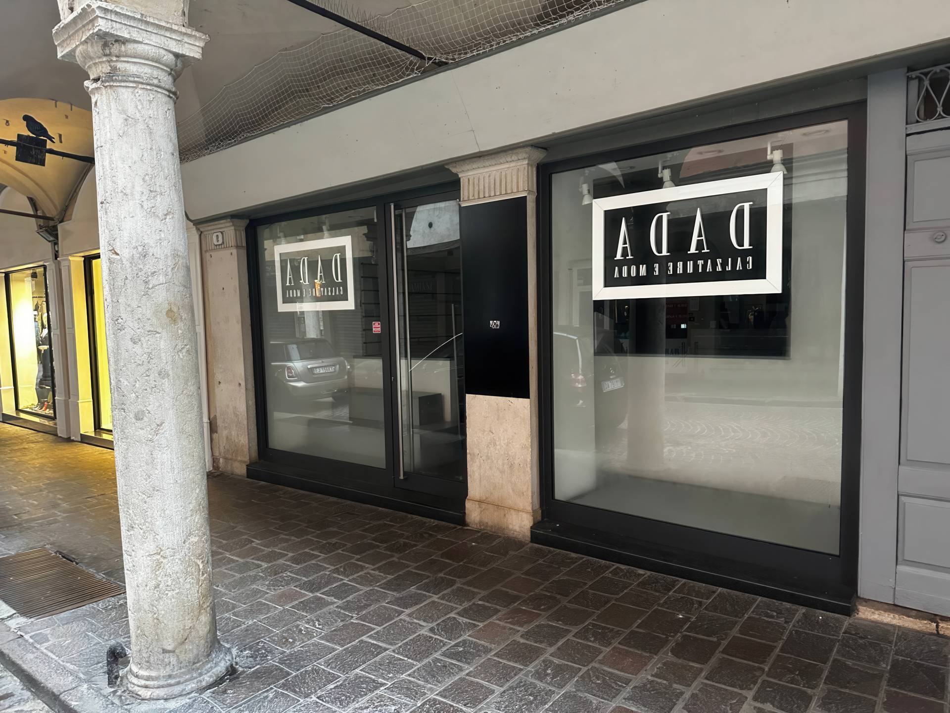 Locale commerciale in affitto a Mantova, Centro storico