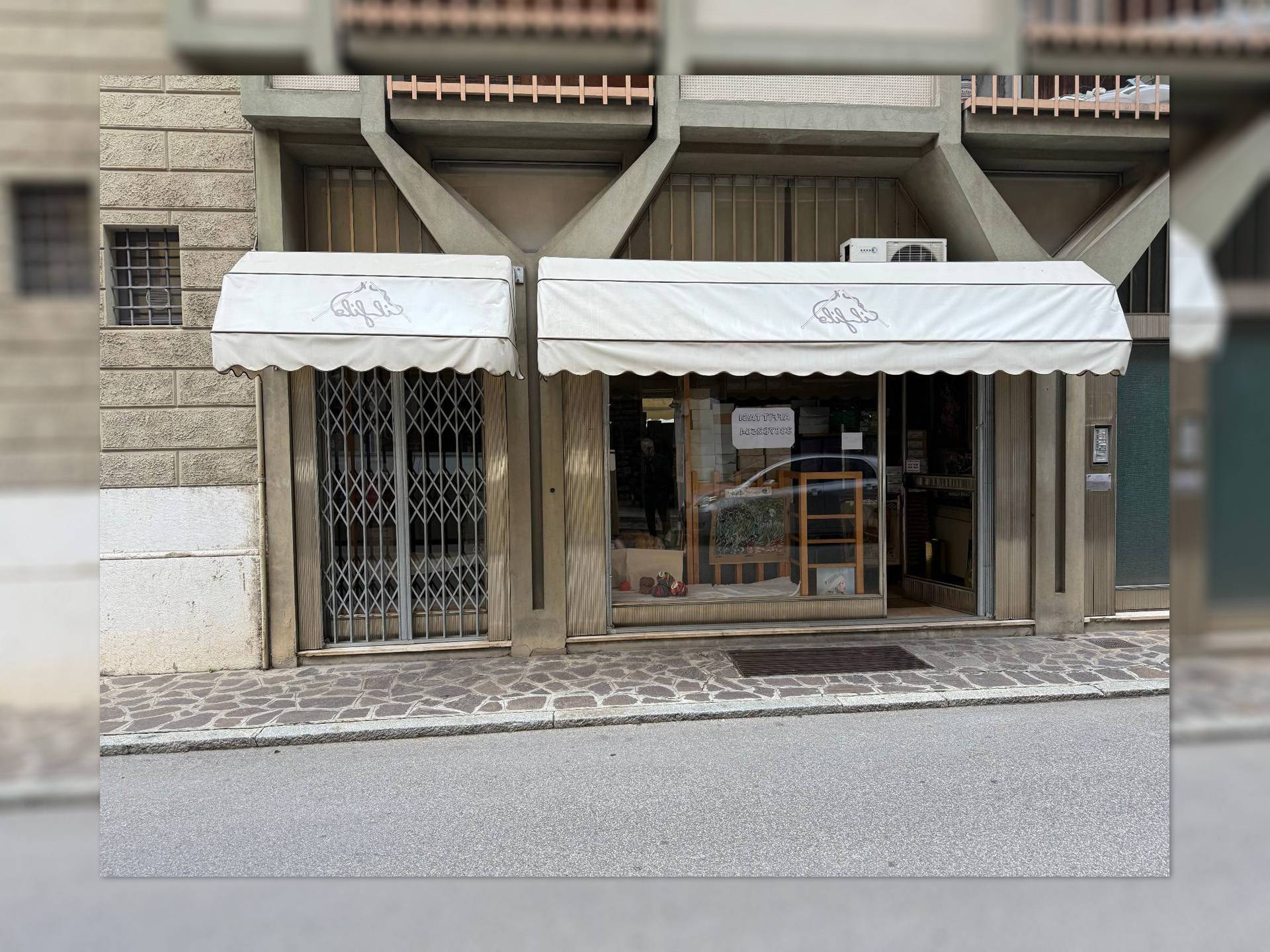 Locale commerciale in affitto a Mantova, Centro storico