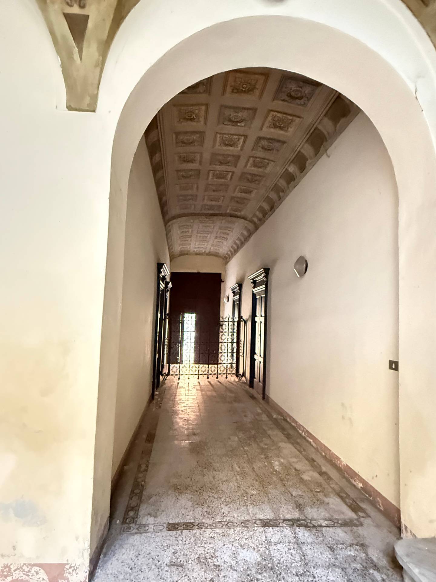 Palazzo con affreschi in vendita a Mantova, Centro storico