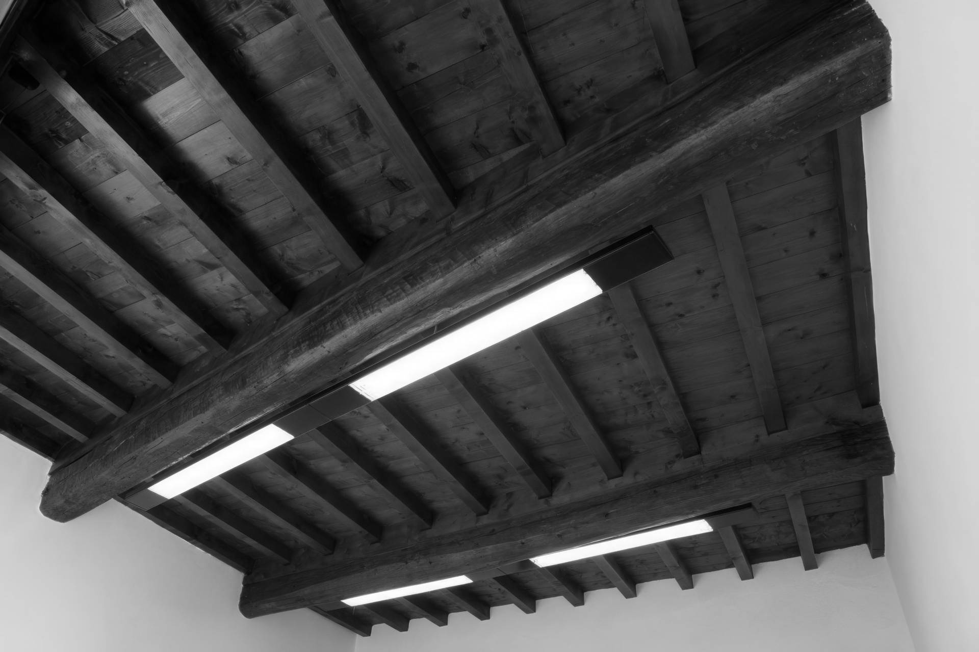 Locale commerciale in affitto a Mantova, Centro storico