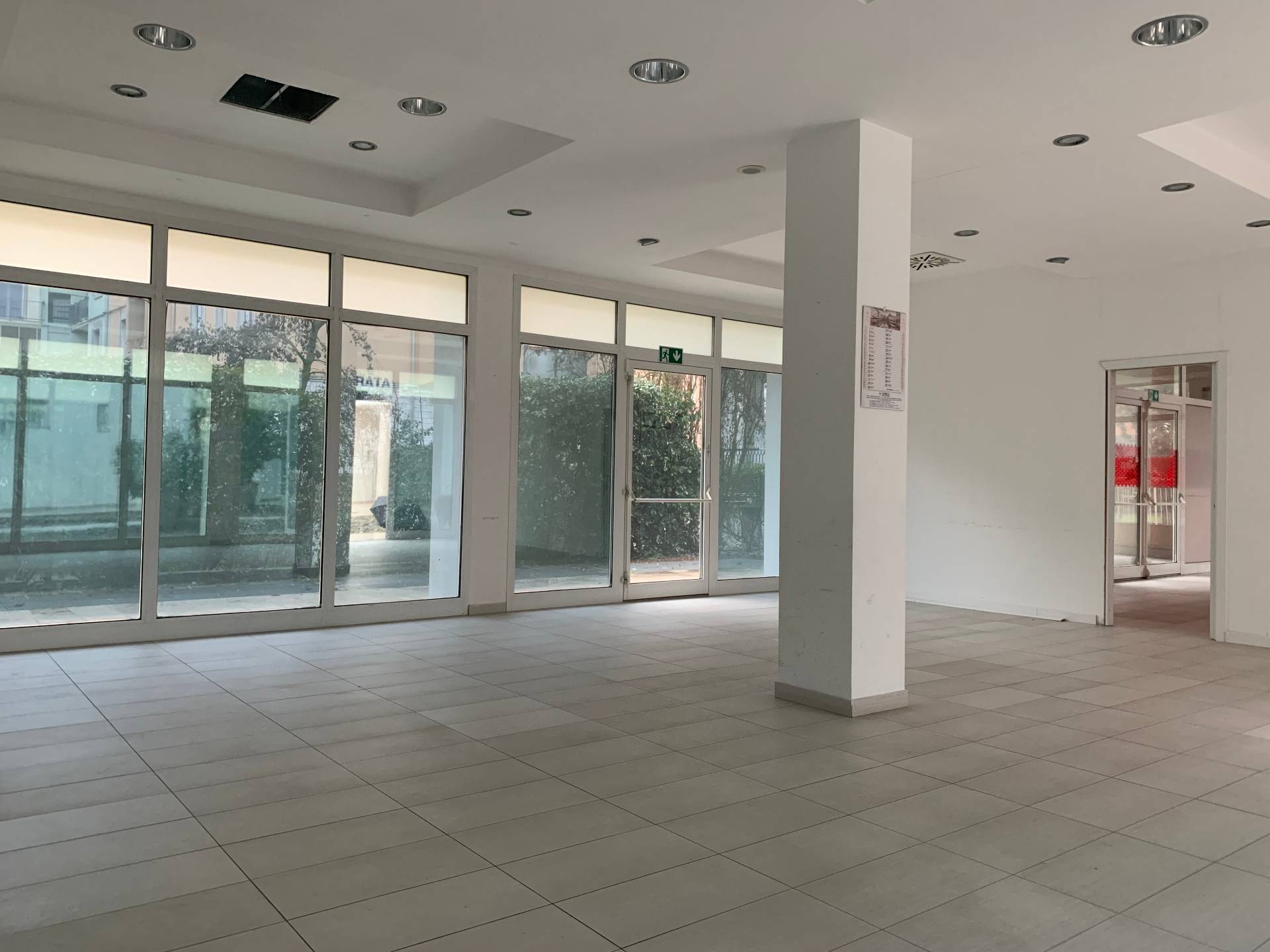 Locale commerciale in affitto a Mantova, Valletta Paiolo