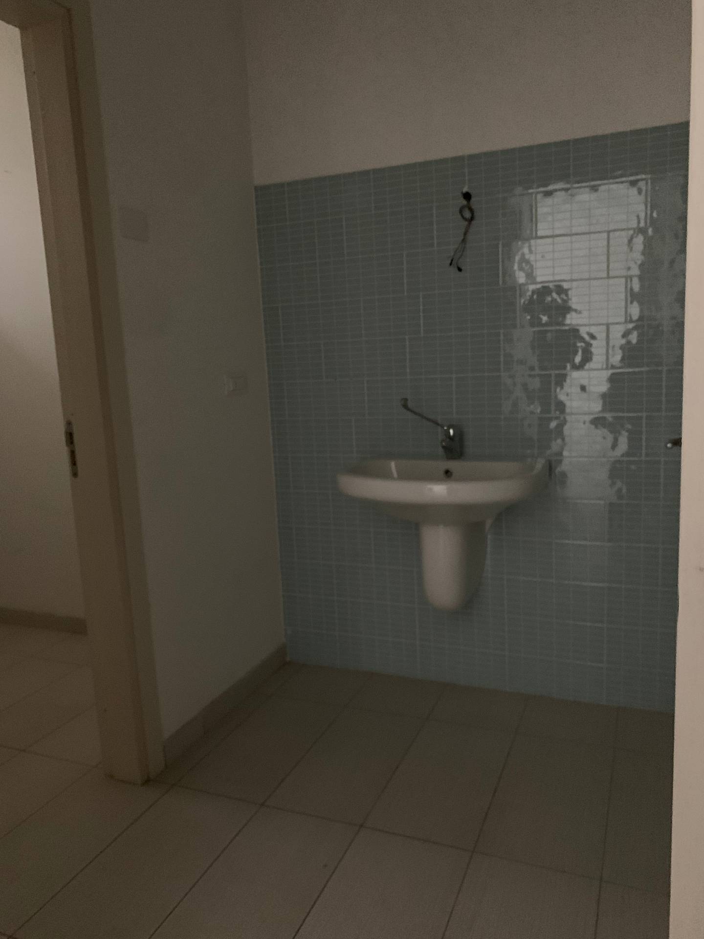 Locale commerciale in affitto a Mantova, Valletta Paiolo