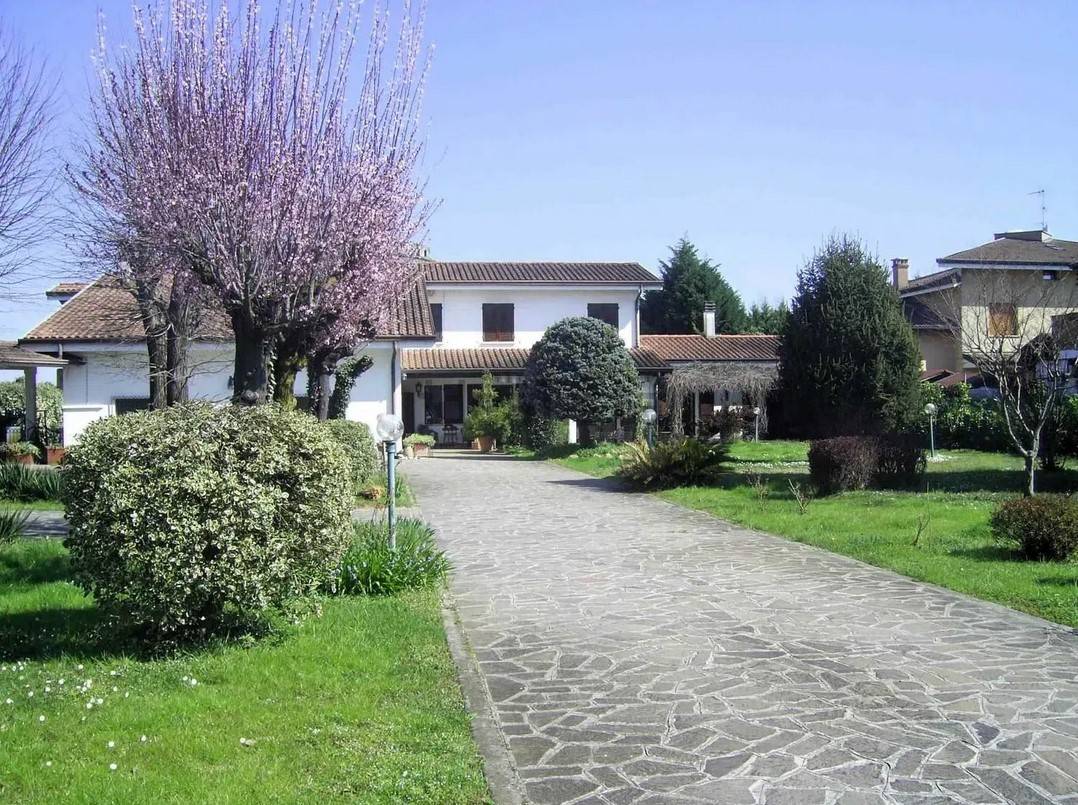 Villa in vendita a Porto Mantovano, Bancole