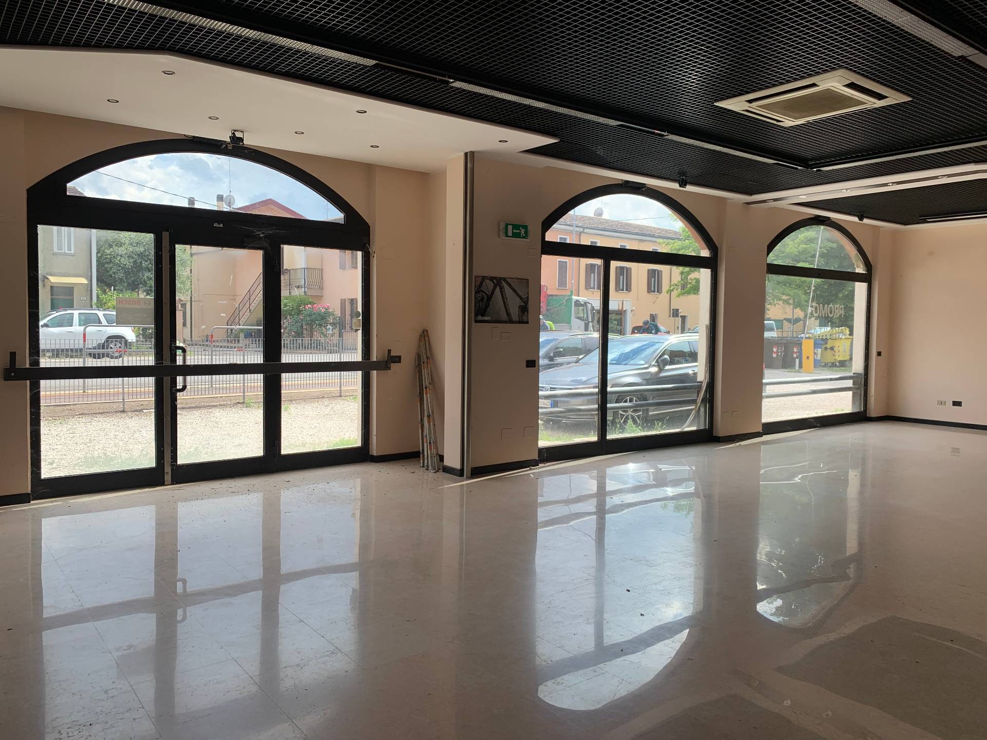 Locale commerciale in vendita a Mantova, Castelnuovo Angeli
