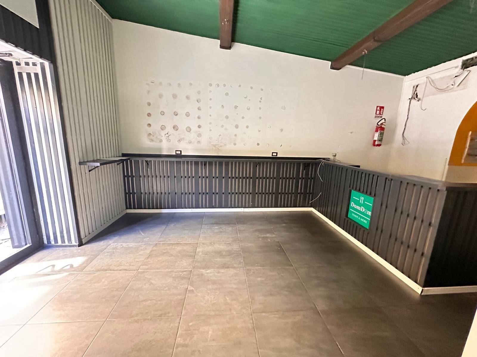 Negozio in affitto a Caserta, Centro