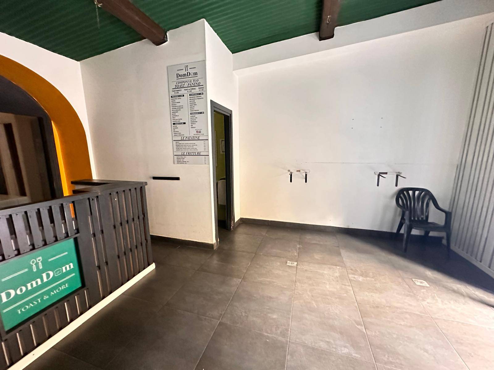 Negozio in affitto a Caserta, Centro