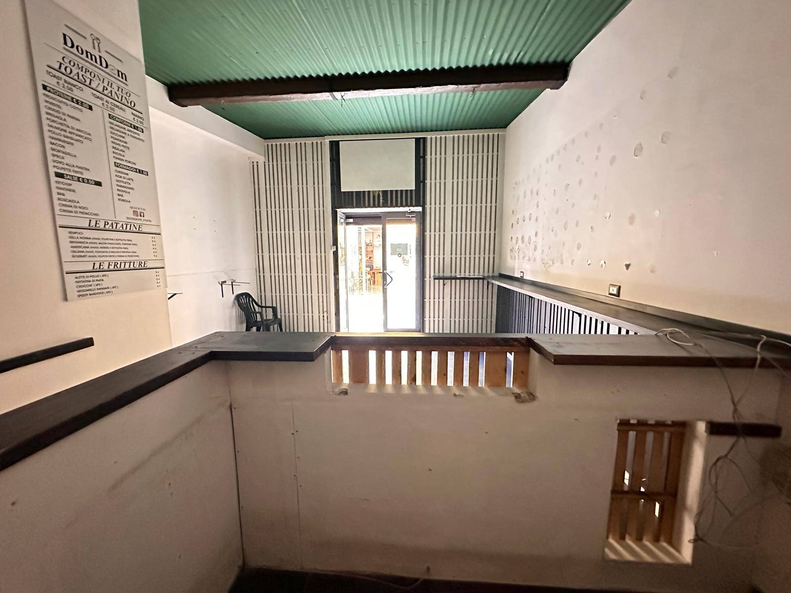 Negozio in affitto a Caserta, Centro