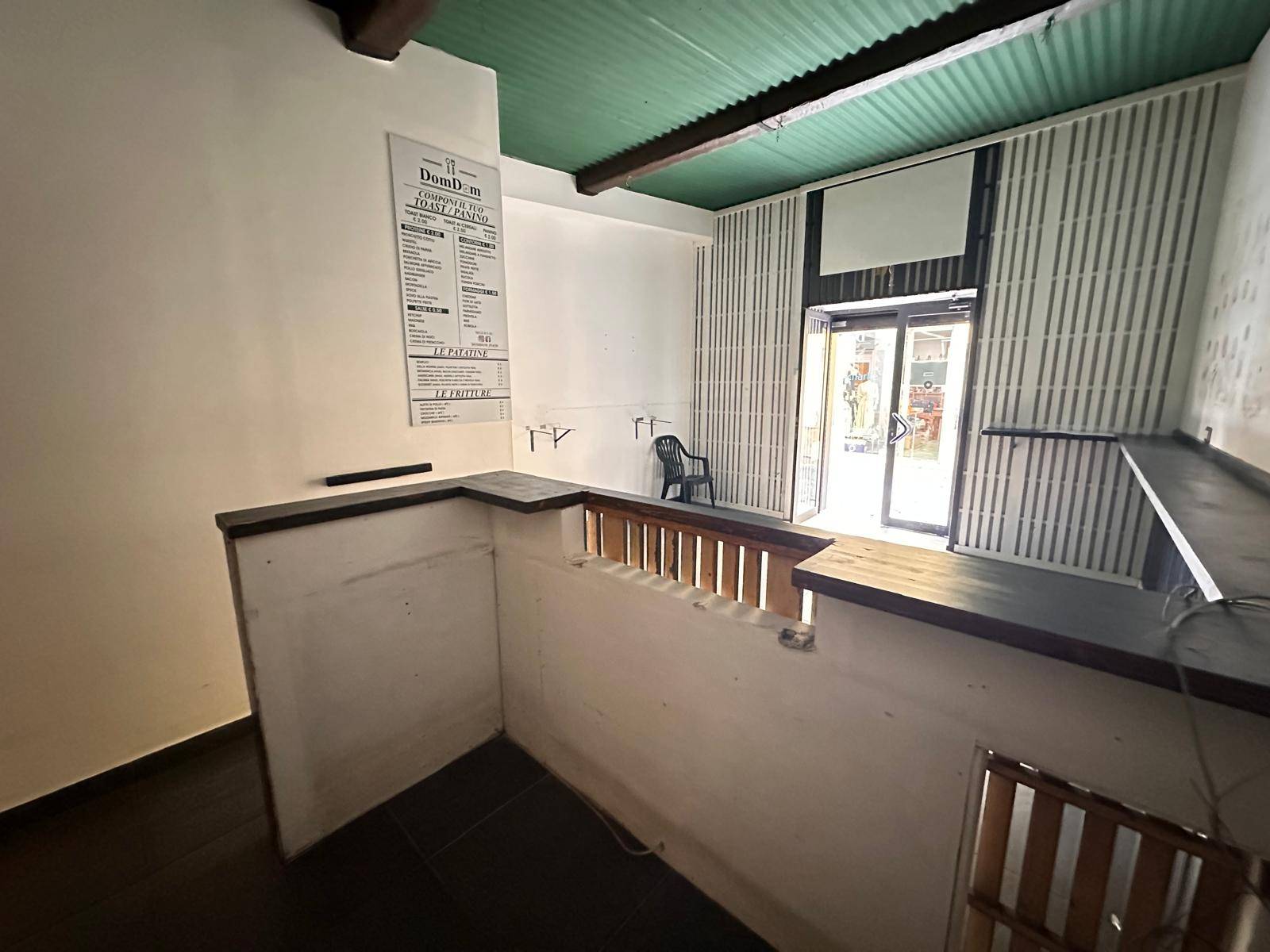 Negozio in affitto a Caserta, Centro