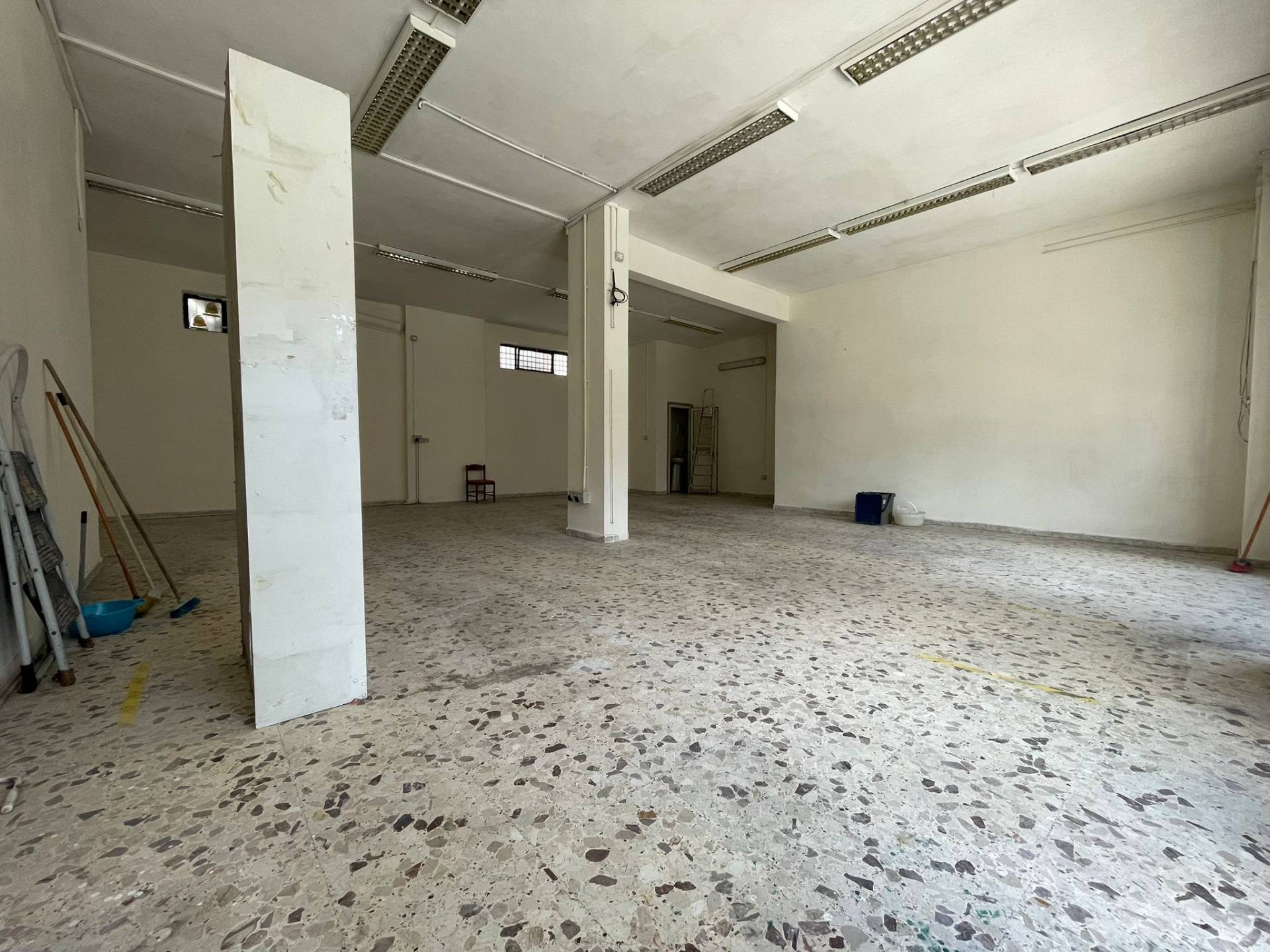 Negozio in affitto a Maddaloni