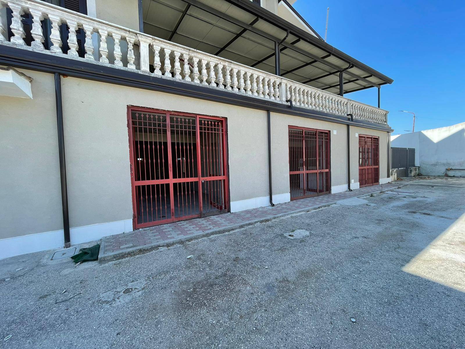 Negozio in affitto a Maddaloni
