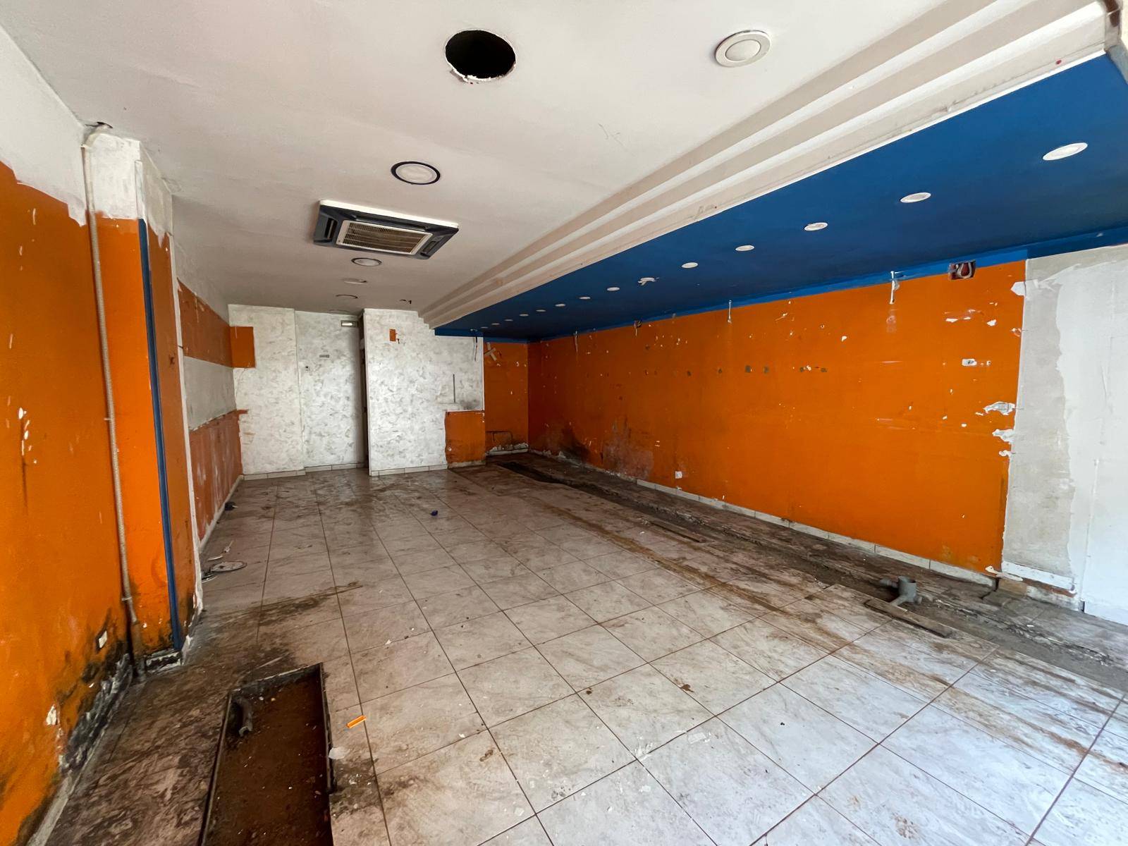 Negozio in affitto a Caserta, Petrarelle