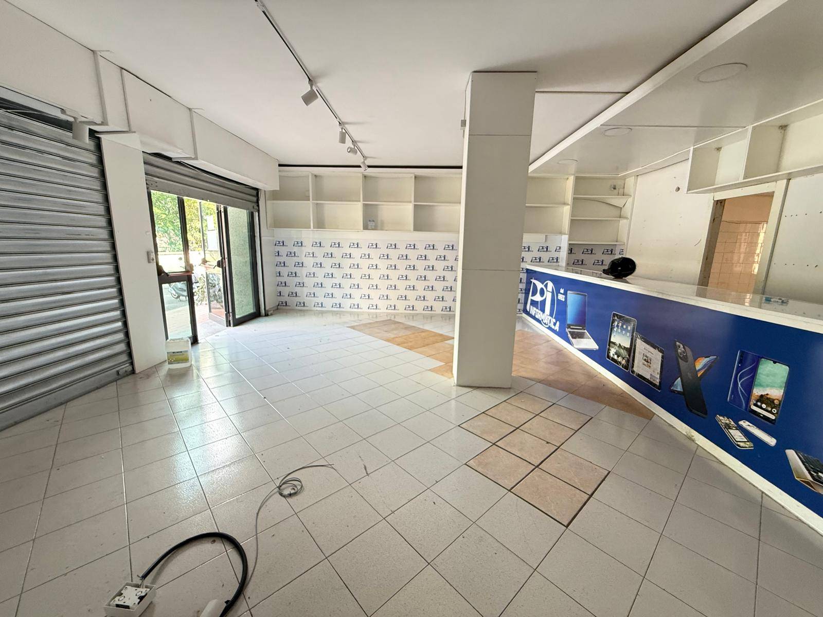 Negozio in affitto a Caserta, Acquaviva