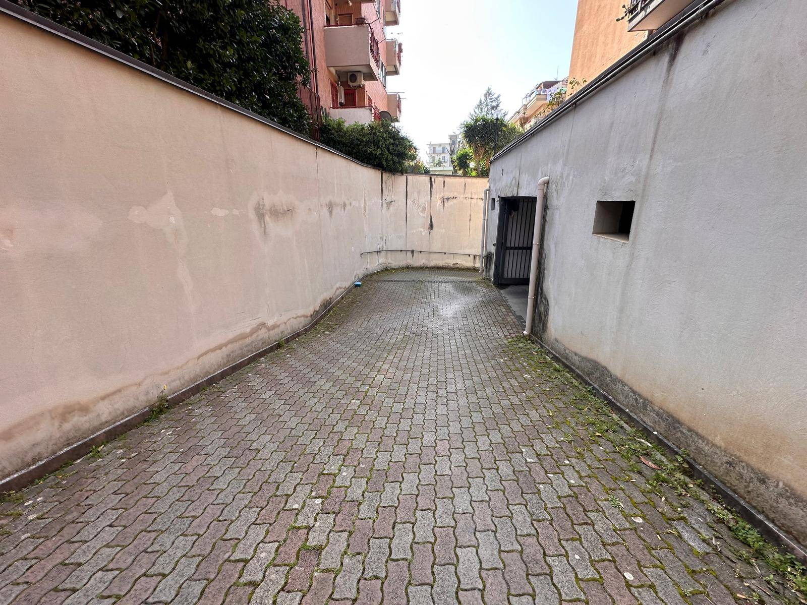 Posto auto in vendita a Caserta, Caserta Ferrarecce