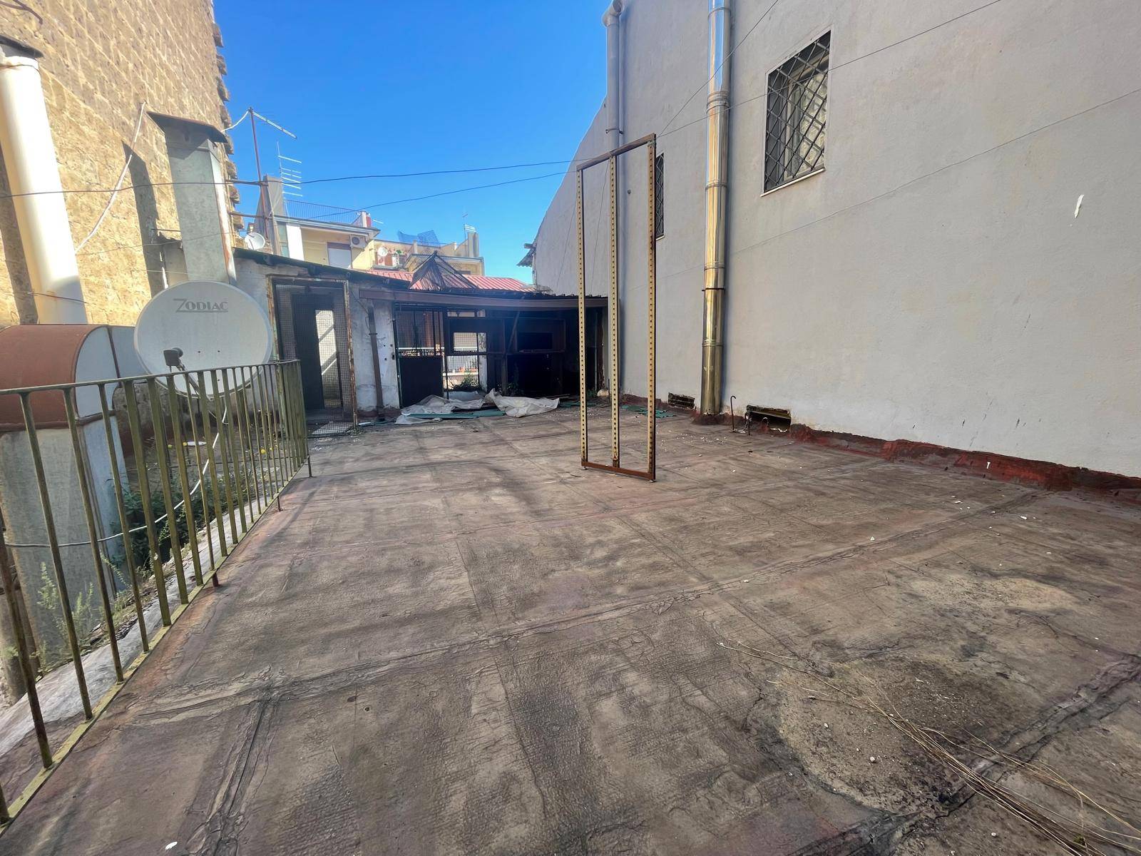 Negozio in affitto a Caserta, Centro