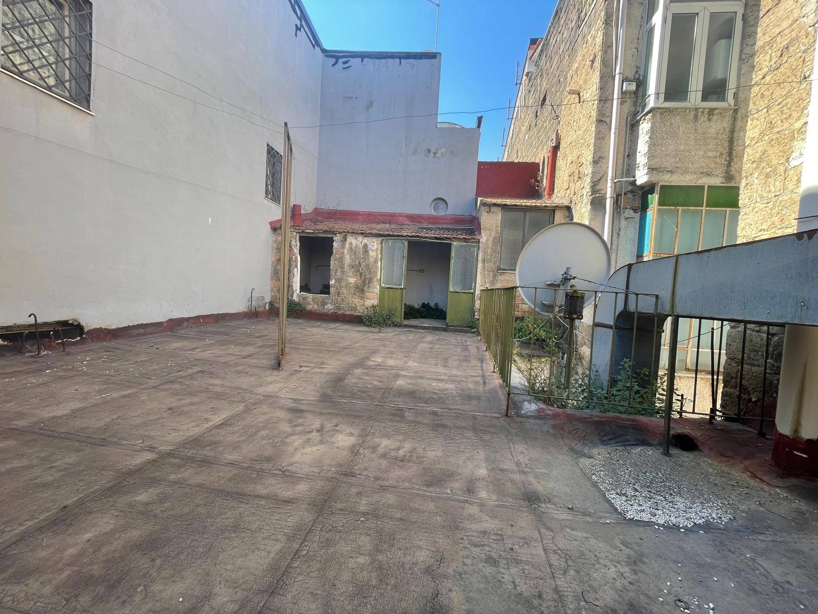 Negozio in affitto a Caserta, Centro