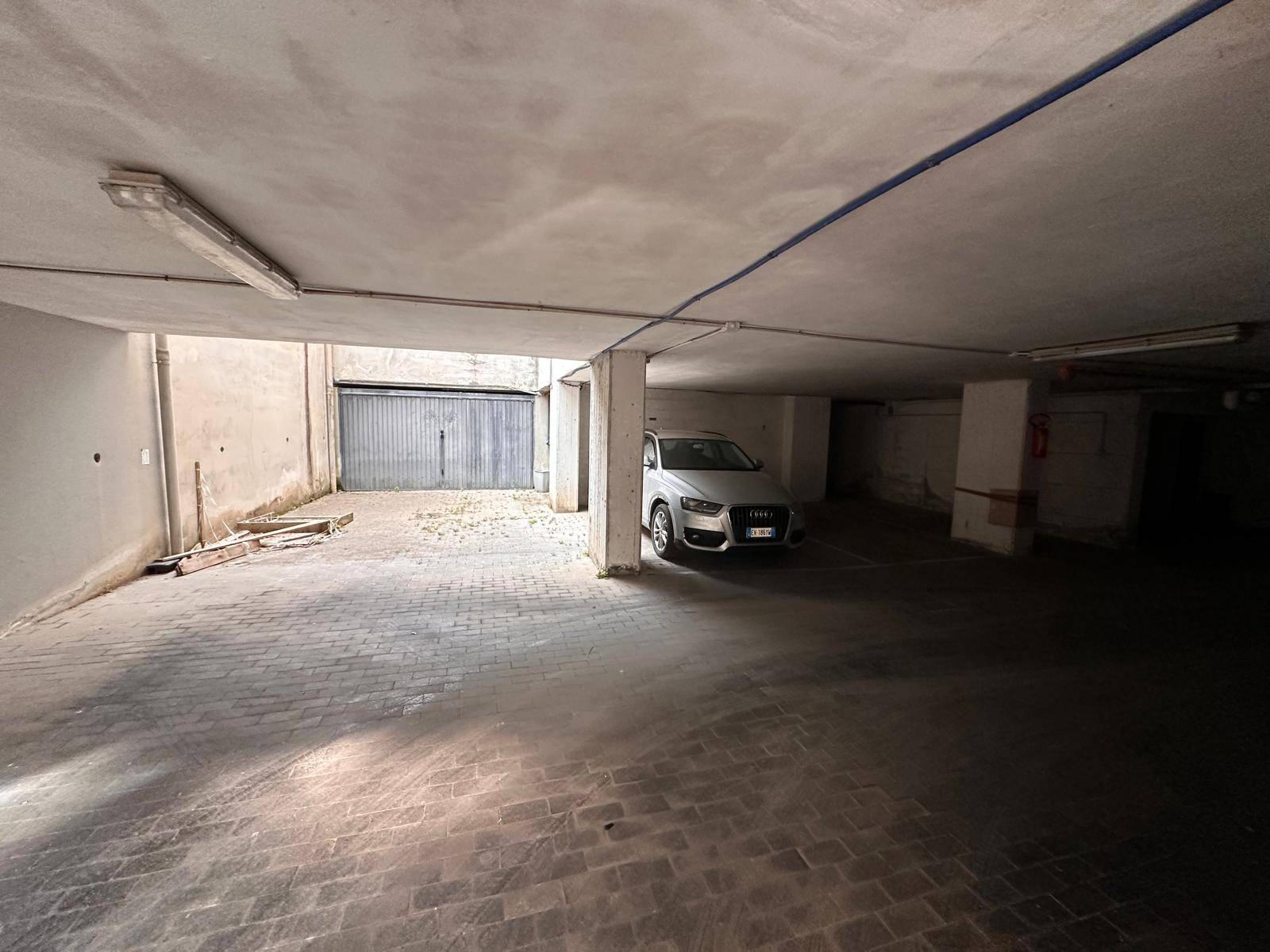 Box - Garage in vendita a Caserta, Caserta Ferrarecce