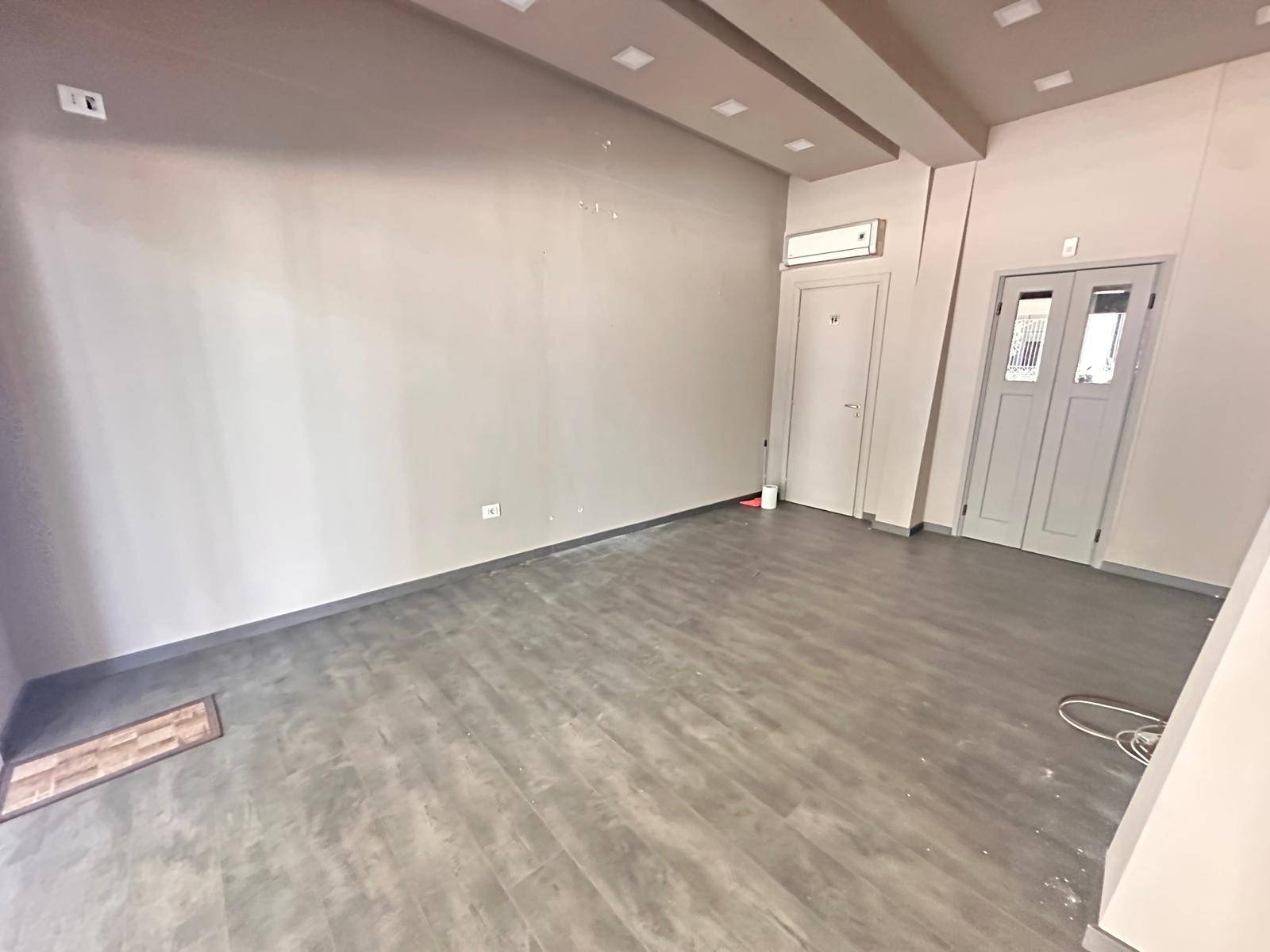 Negozio in affitto a Caserta, Centro