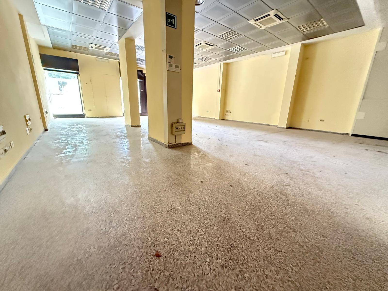 Negozio in affitto a Caserta