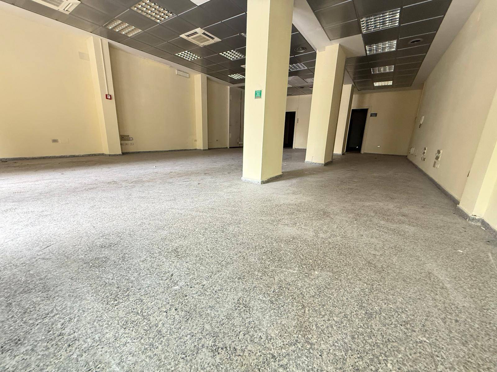 Negozio in affitto a Caserta