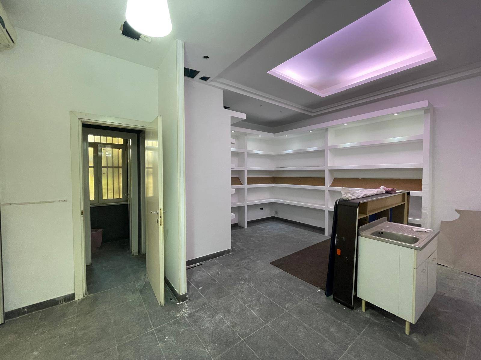 Negozio in affitto a Caserta, Centro